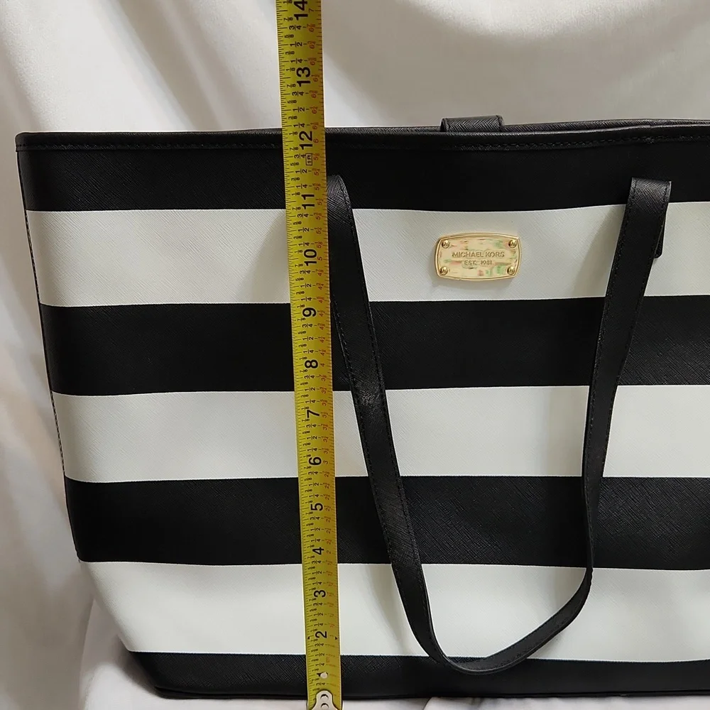 Michael Kors Jet Set Striped Large Black White Travel Tote - Picture 4 of 15